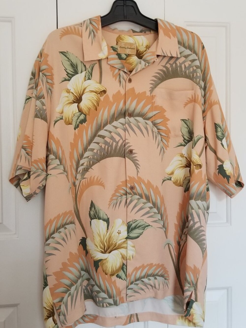 TOMMY BAHAMA 100% silk shirt XL